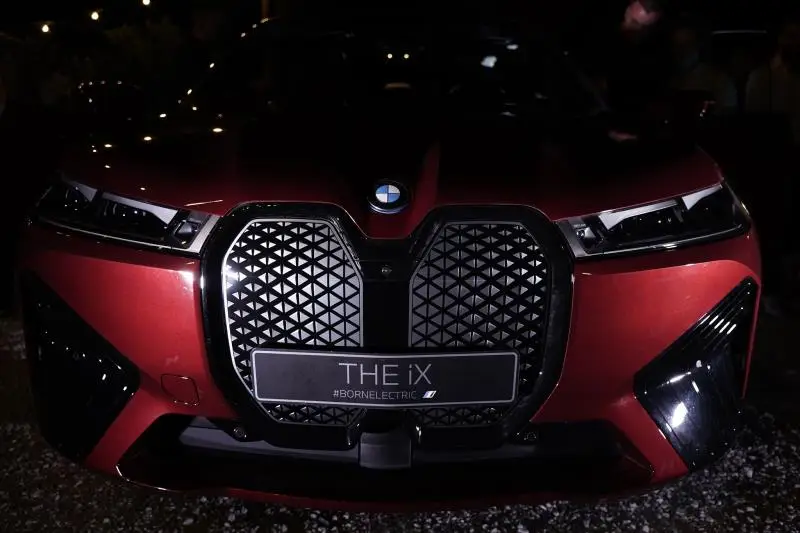 ANTEPRIMA BMW iX