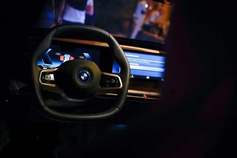 ANTEPRIMA BMW iX